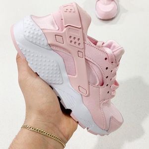 Nike Pink Huaraches New In Box Size 5 Youth Womens 7